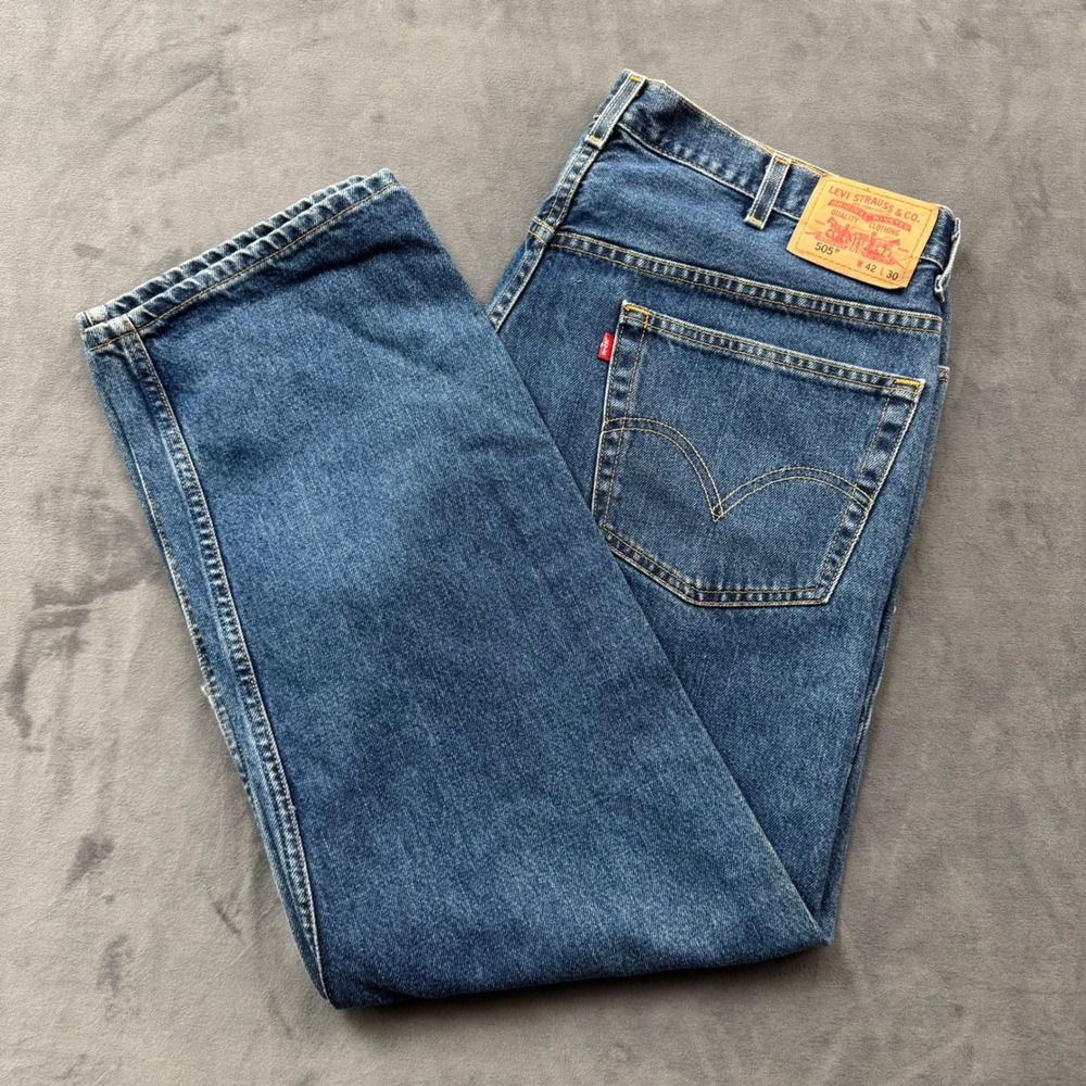 Levis 505‎ Regular Fit Jeans Mens 42x30 Medium Wash Blue Straight Leg Denim
